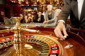 Lightning Baccarat dealer table on betslot login showing live HD stream
